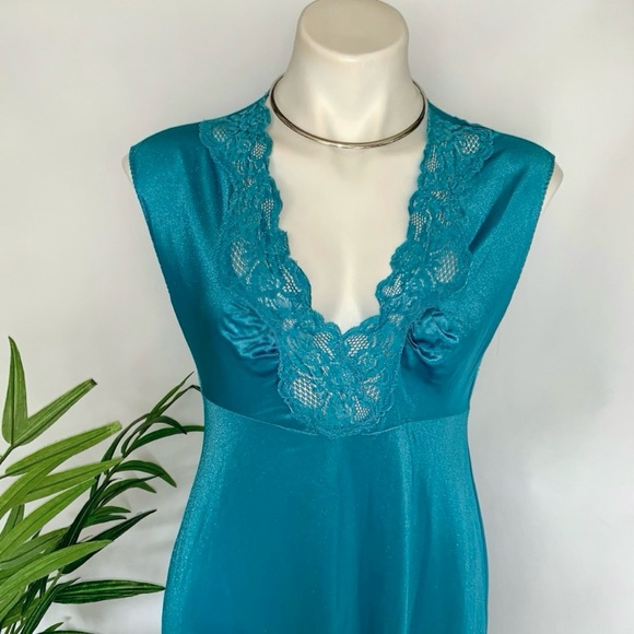 v i n t a g e :: Teal Full Sweep Lace Slip Dress Nightgown Satin Nylon ILGWU - Picture 3 of 11